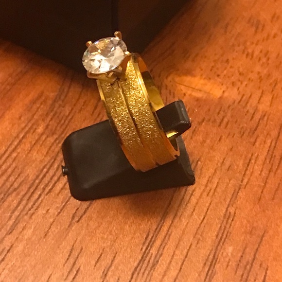 WOMEN’S ROUND AAA+CUBIC ZIRCONIA 3x GOLD PLATED WEDDING ENGAGEMENT RING SIZE 6.5 - Picture 5 of 8